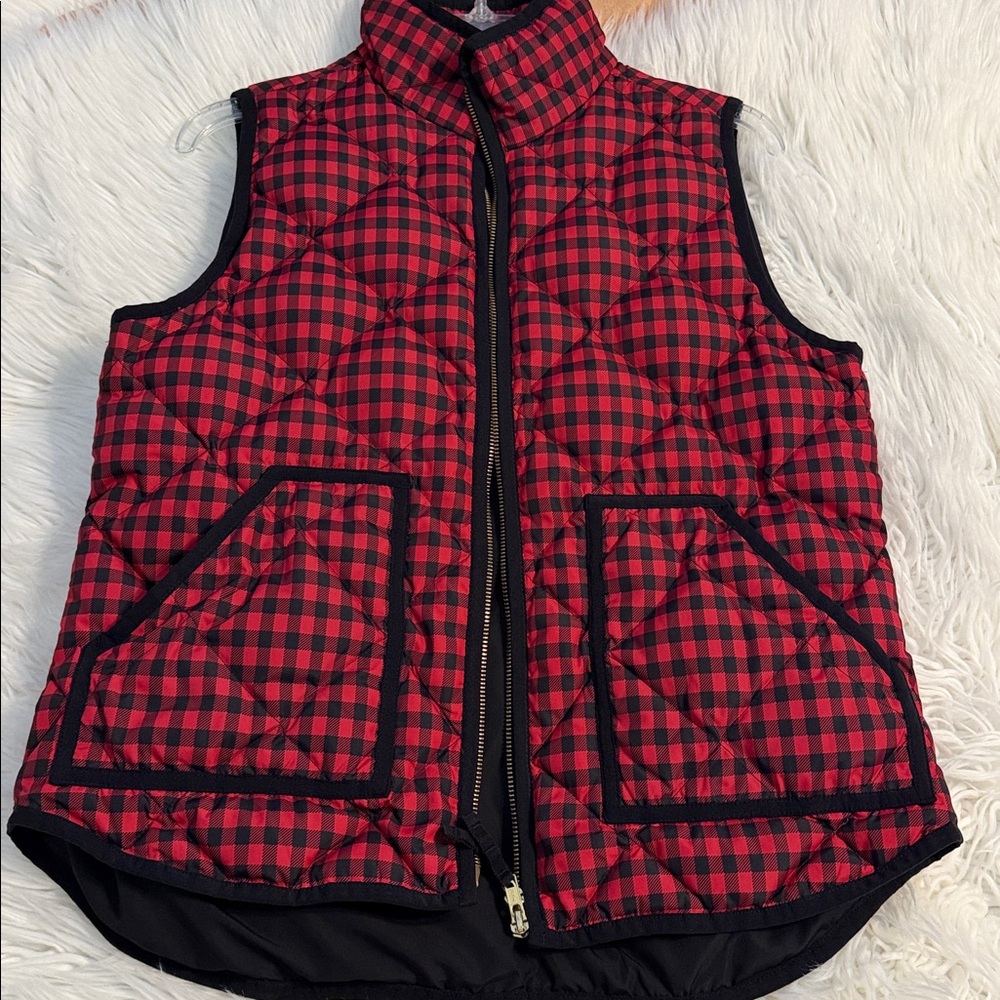 J. Crew Red and Black Plaid Vest length 28” bust 36” two front pockets - Picture 8 of 8
